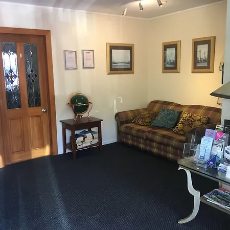 Cornwall Park Motor Inn-2