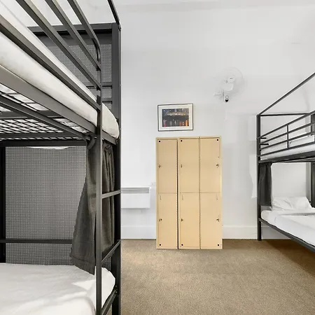 Yha Melbourne Central-2