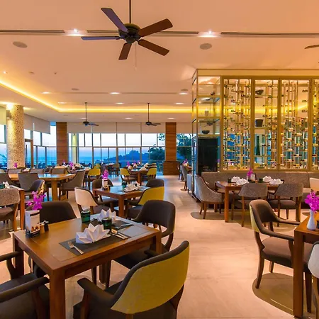 Wyndham Grand Phuket Kalim Bay-3