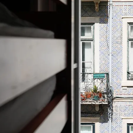 Lisbon Poets Inn-2