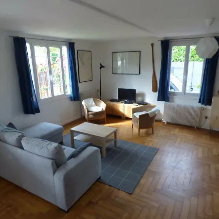 Gîte Le Petit Chalet avec parking gratuit-3