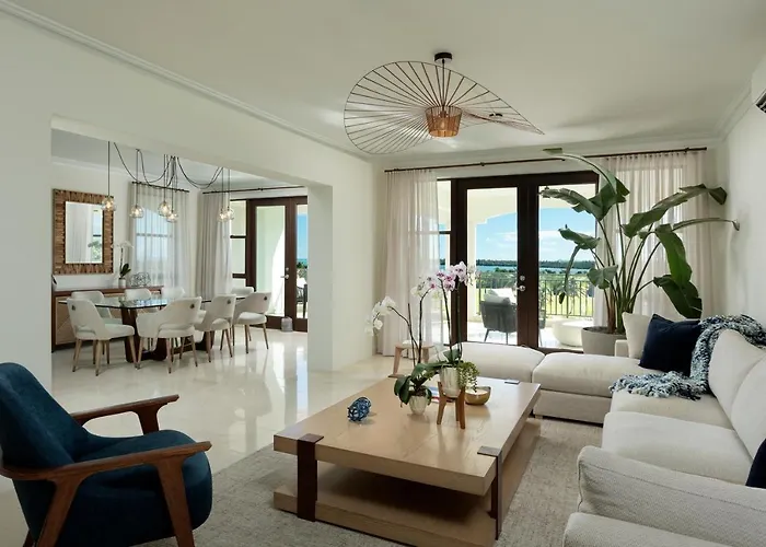 Hotel near College: The Country Club Residences At Grand Reserve