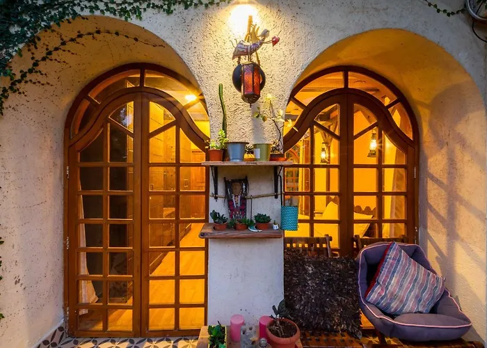 Togo villas Saffronstays Birdsong - 3Br Pet-Friendly With Lawns, Treetop Terraces, Gazebo Dining & Tennis Court