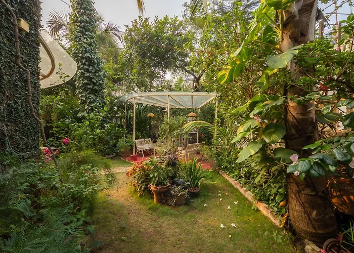 Togo villas Saffronstays Birdsong - 3Br Pet-Friendly With Lawns, Treetop Terraces, Gazebo Dining & Tennis Court