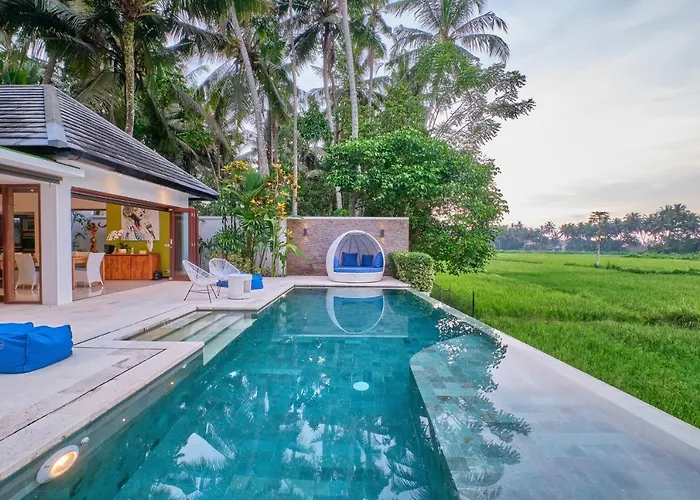 Private villas Balinese Luxurious Elegance