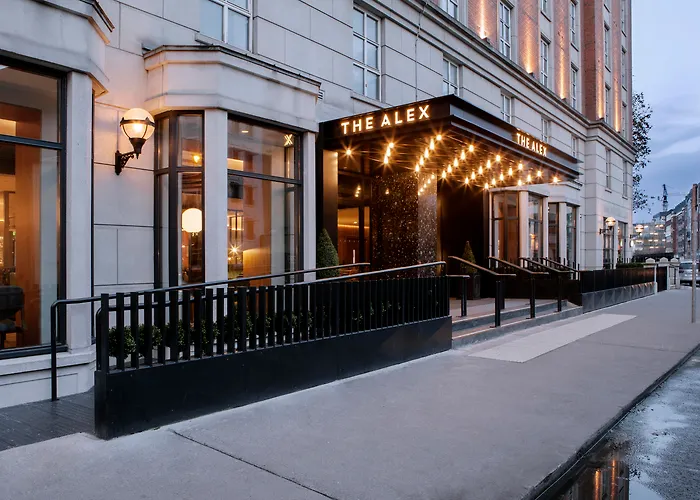 5 star hotel: The Alex