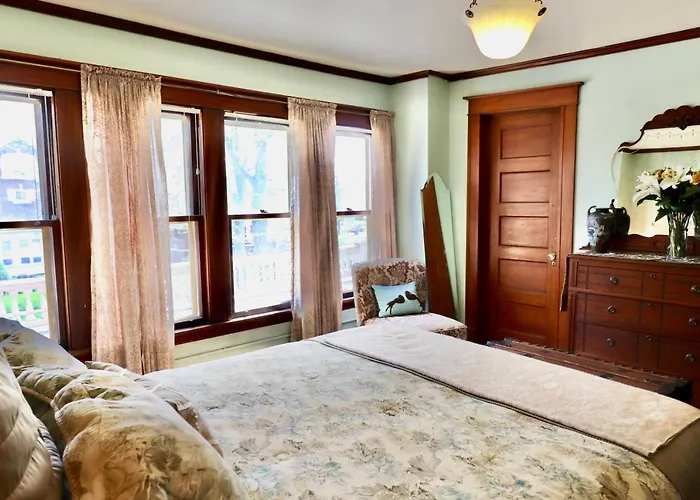 B&B only: The Marshall House