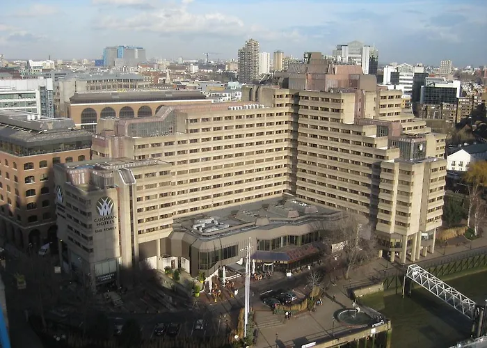 Hotel familiare: The Tower Hotel, By Thistle