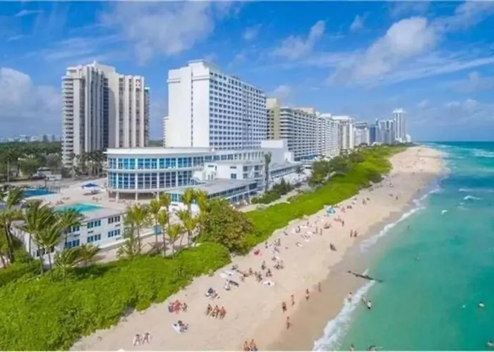  Modern Studio In Miami Beach