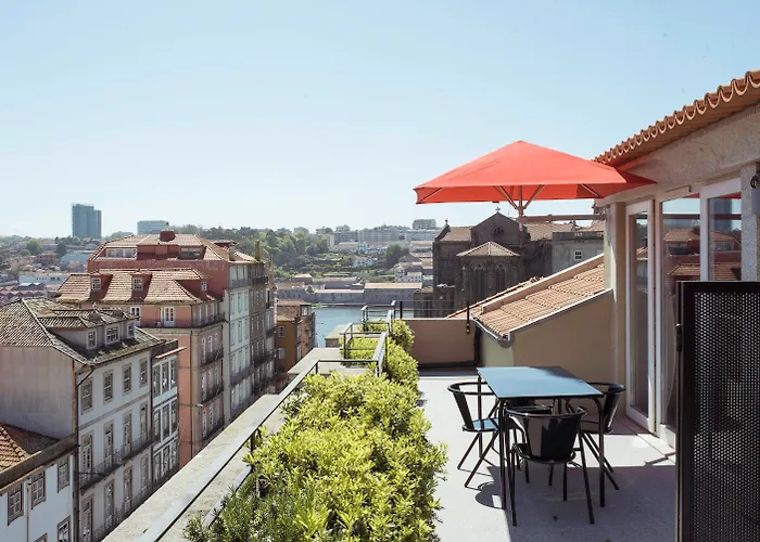 Hotel with view: The Editory House Ribeira Porto Hotel