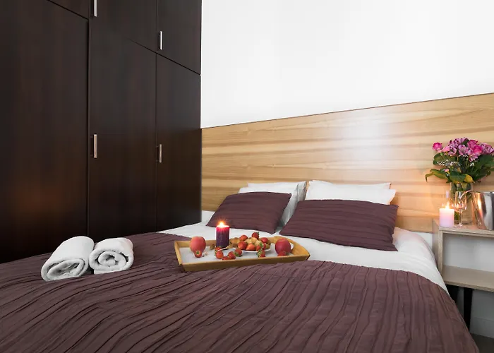 Trip to College Platinum Suites