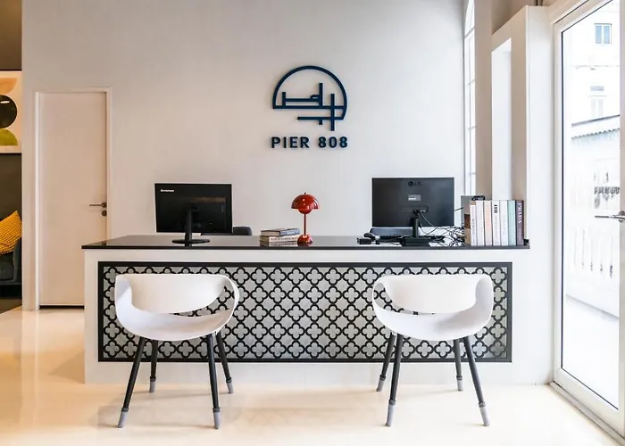 PIER 808 Hostel