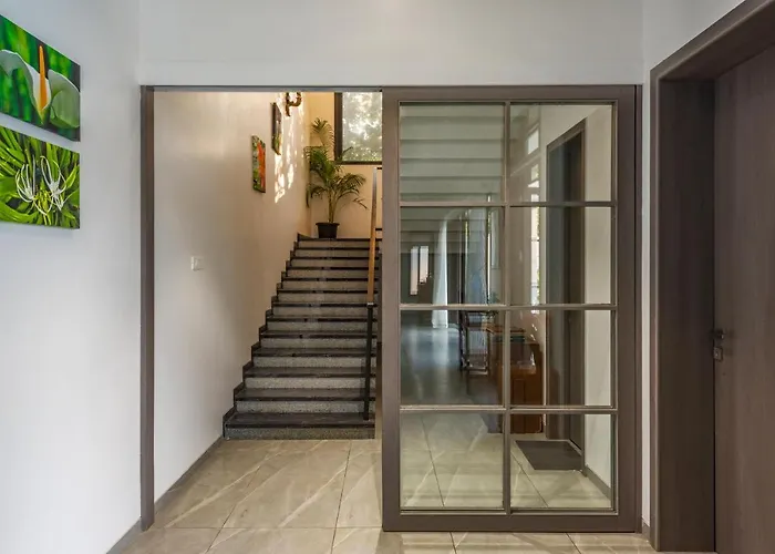 Saffronstays Mayfair Gardens - 4Br Pet-Friendly Pool With Patio, Den, Board Games & Modern Interiors Near Jetty