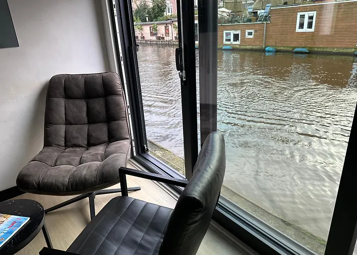 -Houseboat-Amstel