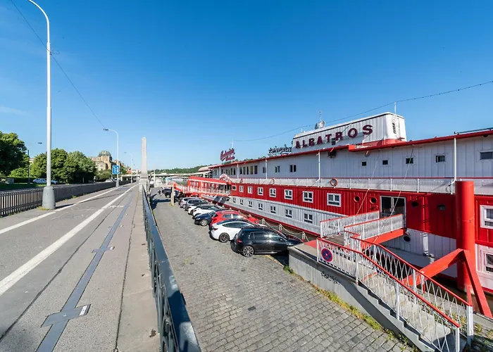 Hotel sulla spiaggia: Botel Albatros