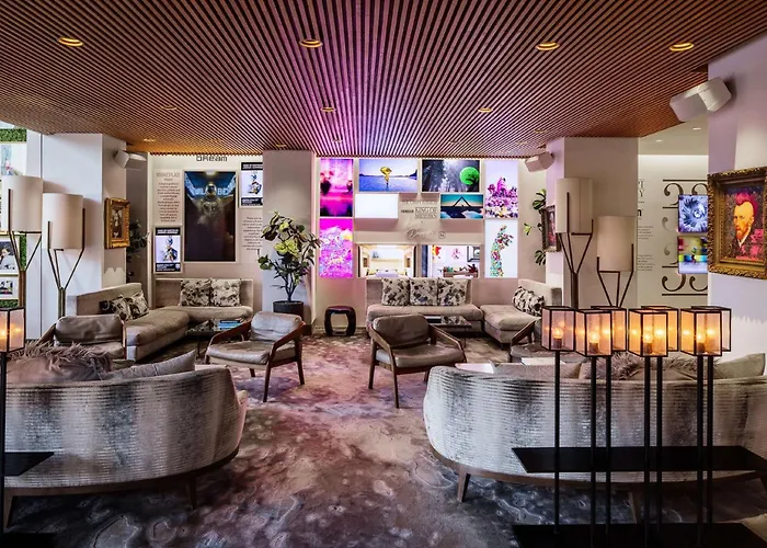 Romantic hotel: Dream Hollywood, By Hyatt