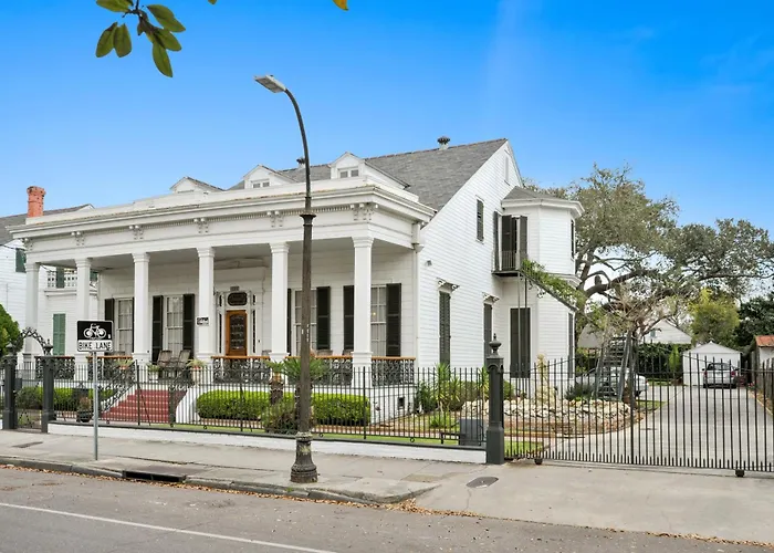 Ashton'S Bed And Breakfast