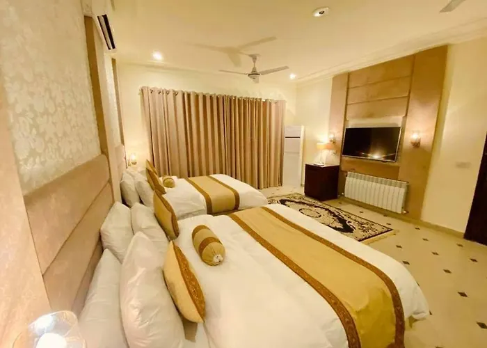 Hotels With Four Stars Shelton'S Rezidor Gulberg Lahore