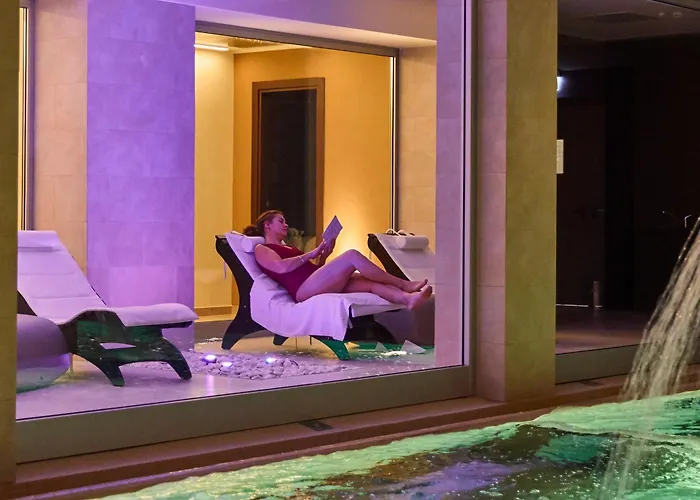 Luxury hotel only: Hotel Villa Pamphili Roma