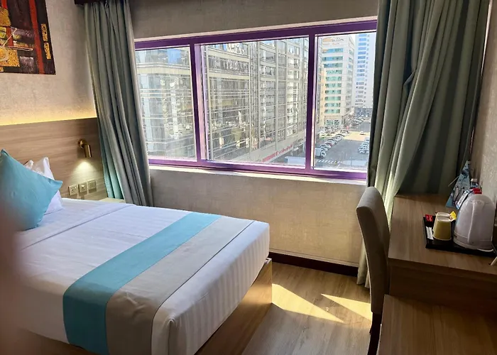 Cheap hotel: Strand Hotel