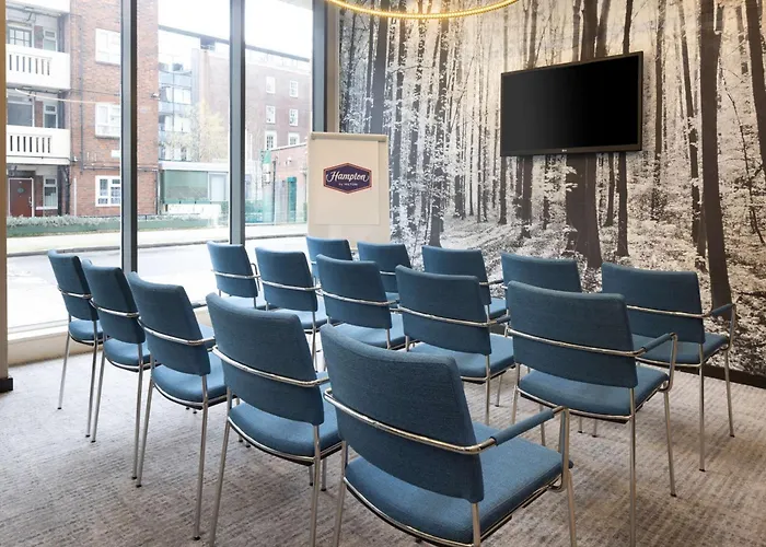 Hampton By Hilton Waterloo