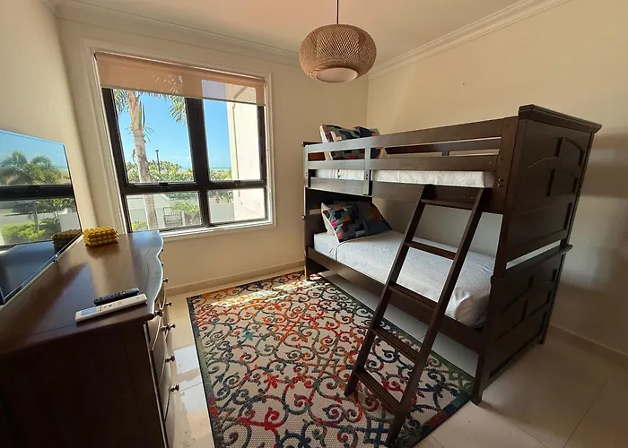 Hotel near College: The Country Club Residences At Grand Reserve