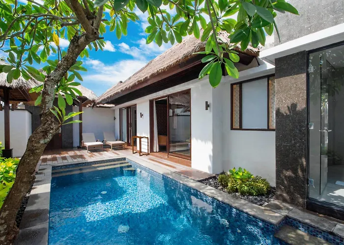Lembongan Beach Club &