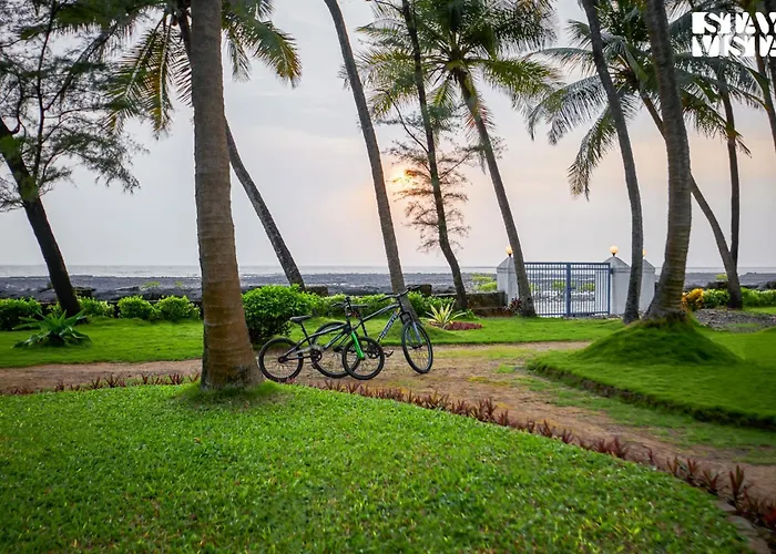 Stayvista'S Bharat - Beachfront Serenity With A Spacious Lawn