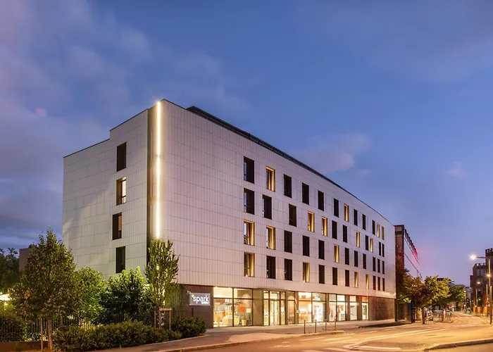 Resort: Spark By Hilton Lyon Park Saone