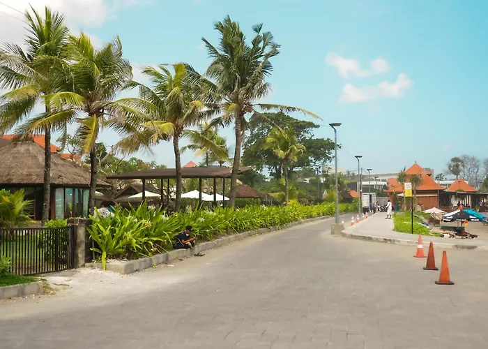 Hotels Close to Airport Tropical Beach House Bali