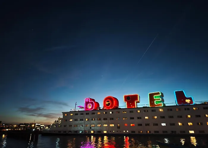 Hôtel accueillant les animaux: Botel