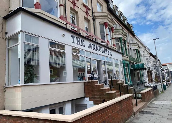 Airport Hotel: The Arncliff Hotel