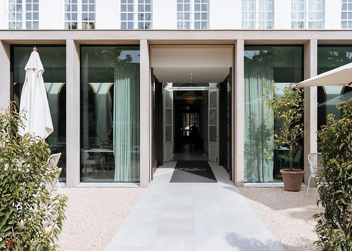 De Tuilerieen - Small Luxury s Of The World