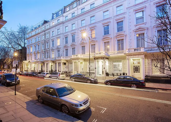 Bright Modern Flat Close To Queensway