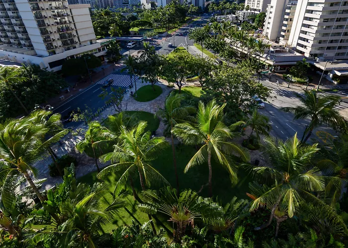 Waikiki Gateway