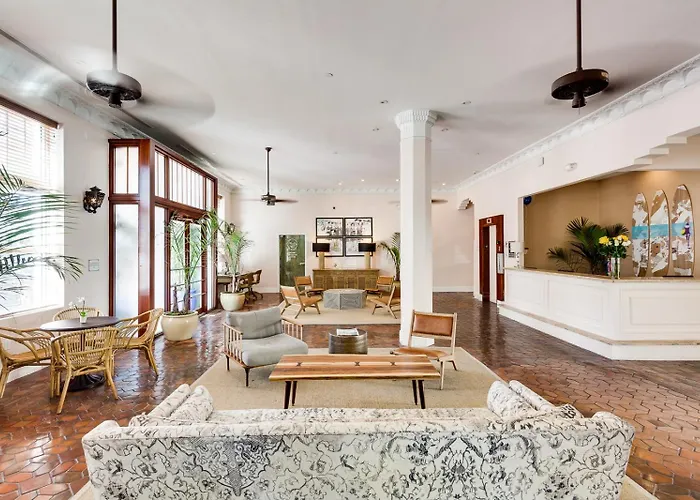 Pet Friendly hotel: Clinton Hotel South Beach