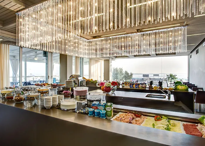 Hotel Ping Pong: Hotel Adlon - Fronte Mare