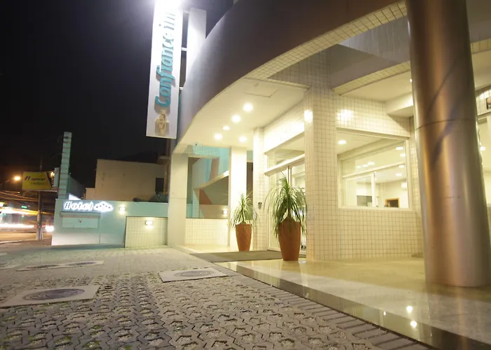 Hotel de luxo Apenas: Hotel Confiance Centro Cívico