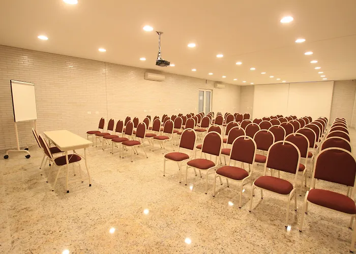Hotel de luxo Apenas: Hotel Confiance Centro Cívico