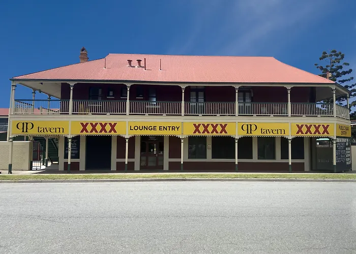 Queensport Tavern And