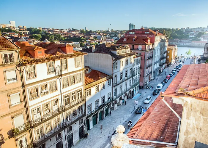 Hotel with view: The Editory House Ribeira Porto Hotel