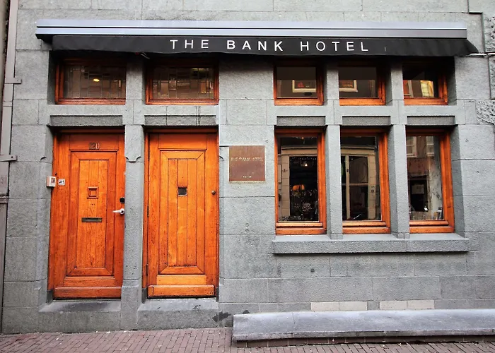 Family Hotel: The Bank Hotel