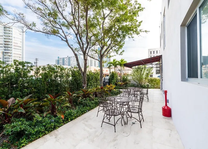 Costa Norte Boutique Miami Beach