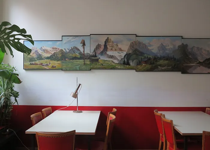 Pet Friendly hotel: Basel Backpack