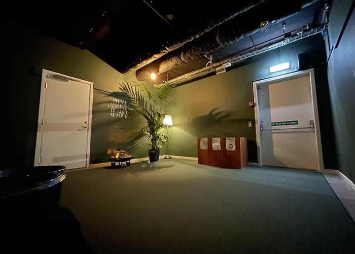 Urban Camper Hostel & Bar