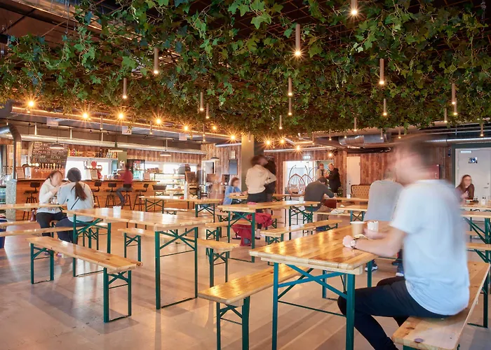 Urban Camper Hostel & Bar