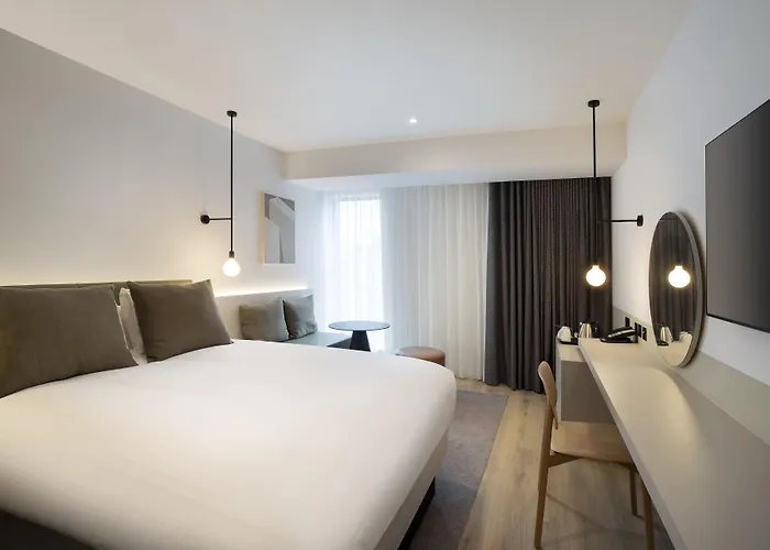  Leonardo Manchester Piccadilly