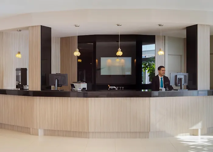 Pet Friendly hotel: Boutique Hotel H10 White Suites - Adults Only