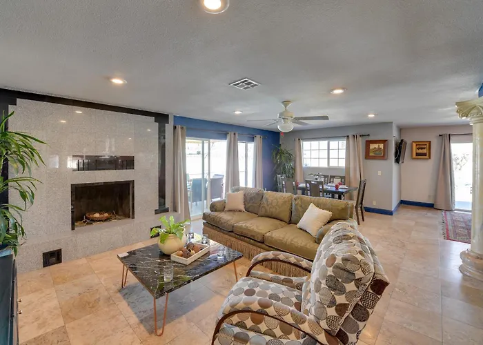 Elegant Home With Pool Table 3 Mi To Vegas Strip!