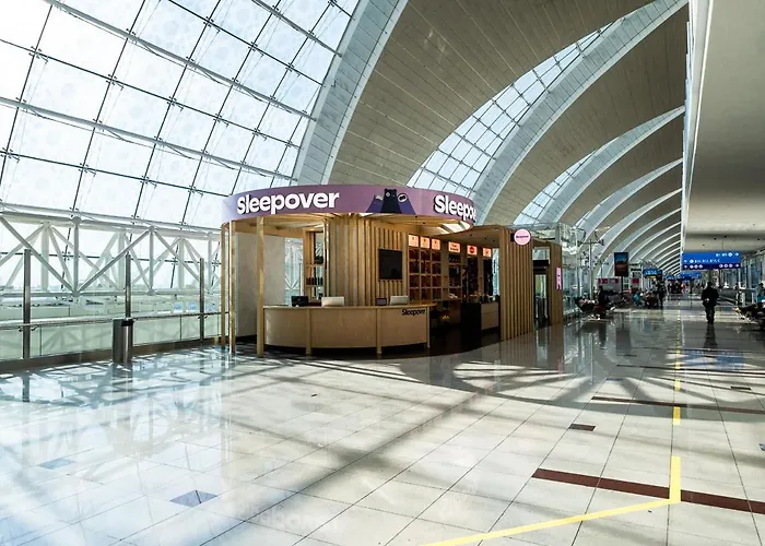 Airport Hotel: Sleepover Terminal 3, Concourse B - Formerly Sleep 'N Fly